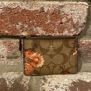 EUC Coach Signature Daisy Mini ID Case/Card Holder